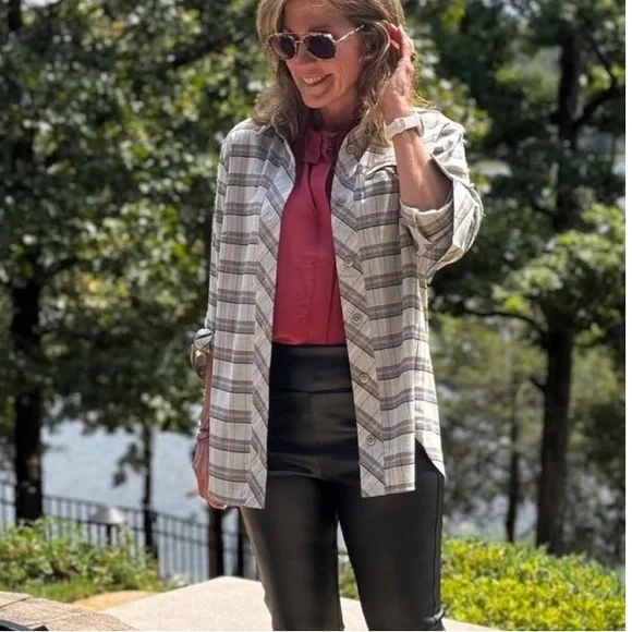 Cabi Hideout Shacket #4710 - Picture 2 of 8